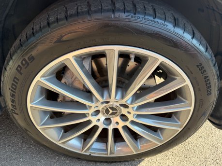 Mercedes-Benz GLC GLC 250 4MATIC AMG LINE PREMIUM 19