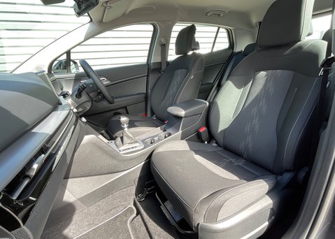 Kia Sportage Pure 1.6 T-GDi 4