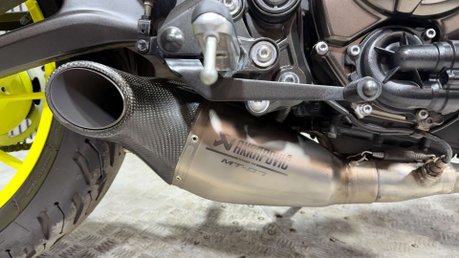 Yamaha MT-07 MT07 2018 ONLY 7K 1 OWNER FULL AKRAPOVIC LONG MOT 700CC 43