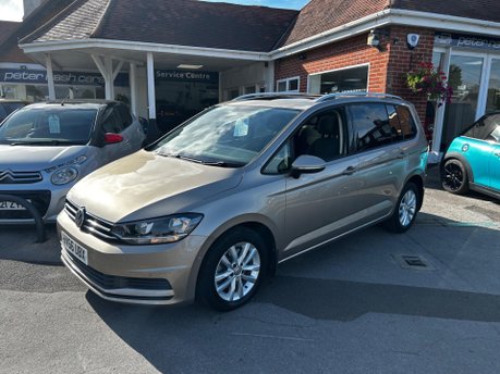 Volkswagen Touran 1.6 TDI BlueMotion Tech SE Family DSG Euro 6 (s/s) 5dr