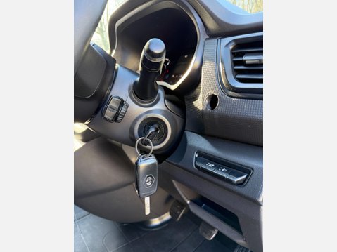 Renault Trafic 2.0 dCi Blue LL30 Business Panel Van 5dr Diesel Manual L2 H1 Euro 6 (s/s) ( 32