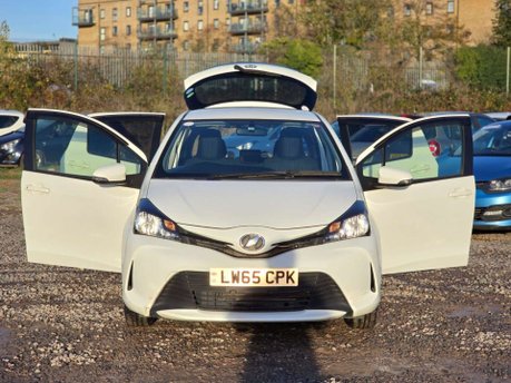 Toyota Yaris 1.33 Dual VVT-i Design Hatchback 5dr Petrol Multidrive S Euro 6 (99 ps) 7