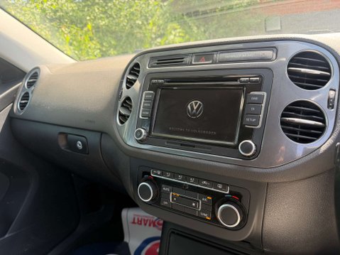 Volkswagen Tiguan 2.0 TDI BlueMotion Tech SE SUV 5dr Diesel Manual 4WD Euro 5 (s/s) (140 ps) 24
