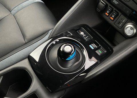 Nissan LEAF TEKNA 22