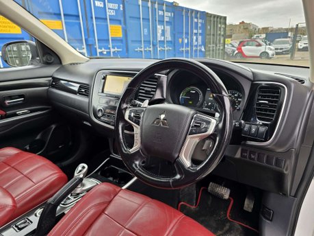 Mitsubishi Outlander 2.0h 12kWh GX5h SUV 5dr Petrol Plug-in Hybrid CVT 4WD Euro 6 (s/s) (200 ps) 19