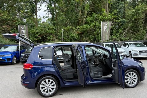 Volkswagen Touran SEL TSI DSG AUTOMATIC - 7 SEATS - ADAPTIVE CRUISE -DEMO +1 OWNER -FVWSH 12