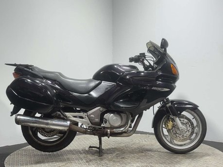 Honda NT650V Deauville 26K 2001 GOOD RUNNING PROJECT BIKE SPARES OR REPAIR 650CC