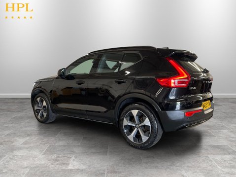 Volvo XC40 2.0 B4 MHEV Plus Dark SUV 5dr Petrol Hybrid DCT Auto Euro 6 (s/s) (197 ps) 5