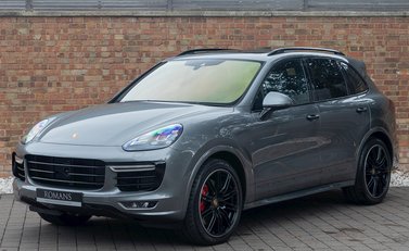 Porsche Cayenne GTS 6
