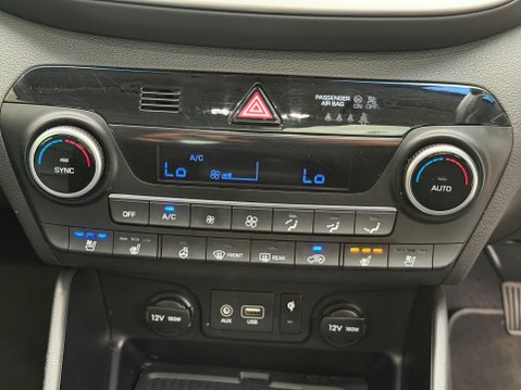 Hyundai TUCSON CRDI PREMIUM SE MHEV 27