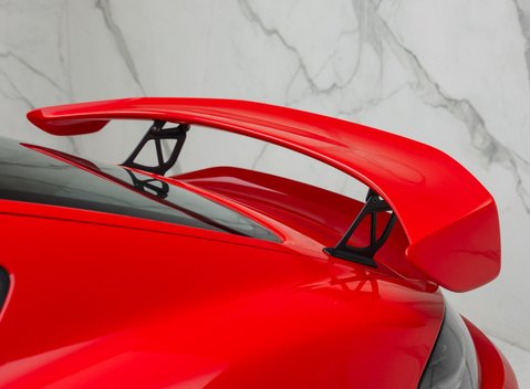 Porsche Cayman GT4 (718) 31