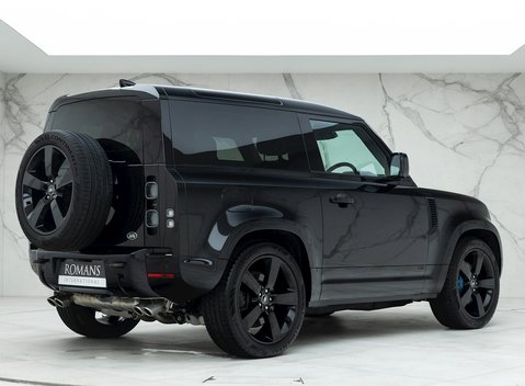 Land Rover Defender 90 V8 Bond Edition 7