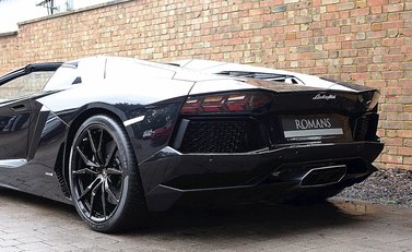 Lamborghini Aventador LP 700-4 Roadster 24