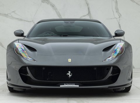 Ferrari 812 Superfast 4