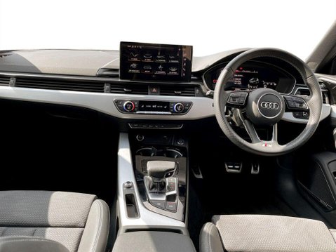 Audi A4 2.0 TFSI 40 S line Estate 5dr Petrol S Tronic Euro 6 (s/s) (204 ps) Cruise 19