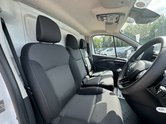 Renault Trafic LWB L2H1 [SOLD KH] Low roof Advance LL30 Aircon Sensors EURO 6 14