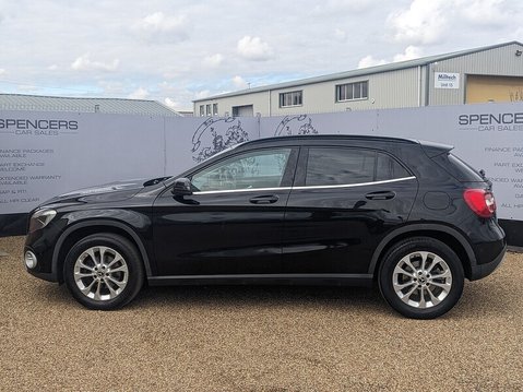 Mercedes-Benz GLA GLA200 SE 4
