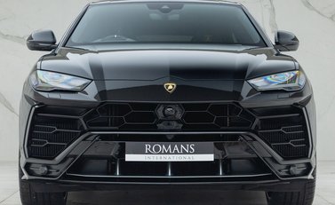 Lamborghini Urus 4