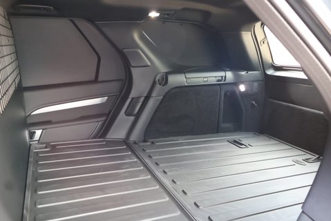 Land Rover Discovery 2026 COMMERCIAL DYNAMIC HSE STLYED BY SEEKER ASK ABOUT REAR SEATS FITTED  18