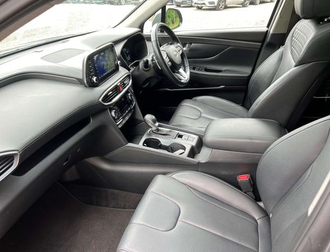Hyundai SANTA FE 2.2 Santa Fe Premium SE CRDi Auto 4WD 5dr 36