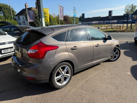 Ford Focus 1.6 TDCi Titanium X Euro 5 (s/s) 5dr 7