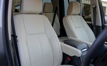 Land Rover Discovery 3.0 SDV6 26