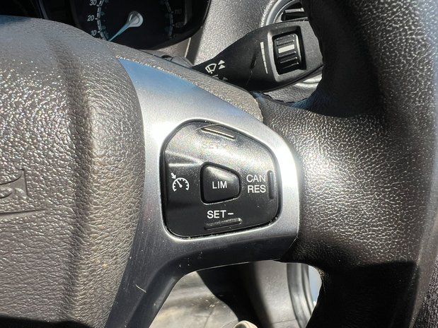 Ford Transit Courier SWB L1H1 Low Roof Limited Air Con Alloys Sensors EURO 6 NO VAT 38