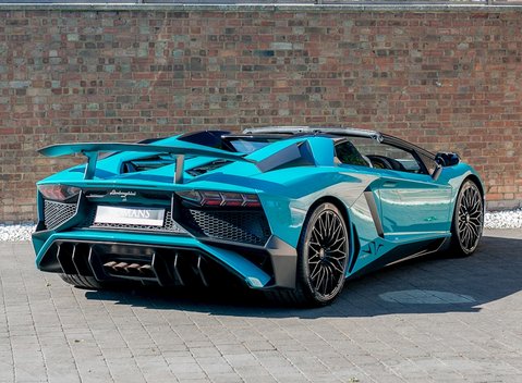 Lamborghini Aventador SV LP750-4 Roadster 9