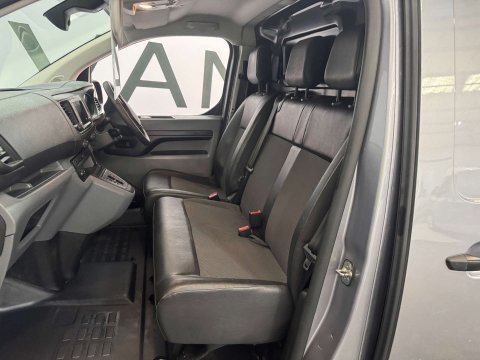 Vauxhall Vivaro Vivaro 3100 Dynamic 9