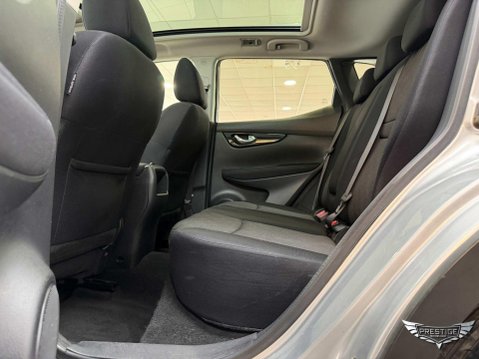 Nissan Qashqai 1.2 DIG-T N-Connecta 2WD Euro 6 (s/s) 5dr 75