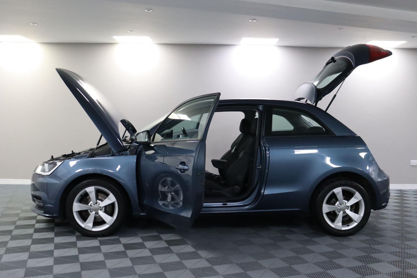 2017 Audi A1 — image 5