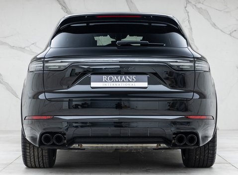 Porsche Cayenne GTS 5