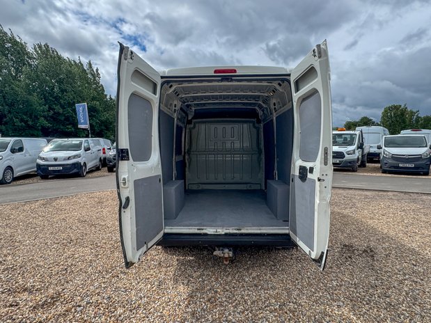 Citroen Relay MWB L2H2 [SOLD CR] Medium Roof Enterprise 35 Air Con Nav Sensors Tow Bar EU 8