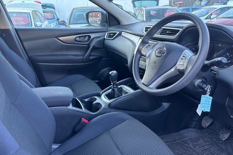 Nissan Qashqai VISIA DIG-T SMART VISION.. 7 SERVICES.. 1 PREVIOUS KEEPER..STUNNING EXAMPLE 2