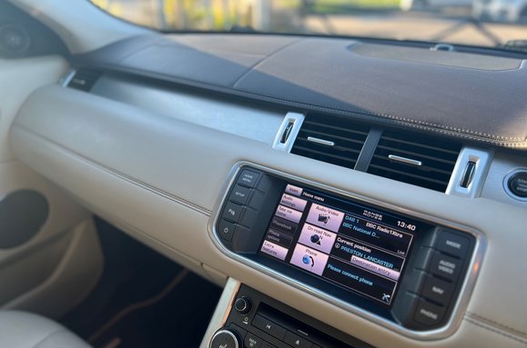 Land Rover Range Rover Evoque 2.2 SD4 PRESTIGE AUTO 23