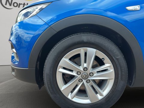 Vauxhall Grandland X 1.2 Turbo SE Premium Euro 6 (s/s) 5dr 61