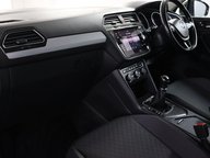 Volkswagen Tiguan SE NAV TSI 33
