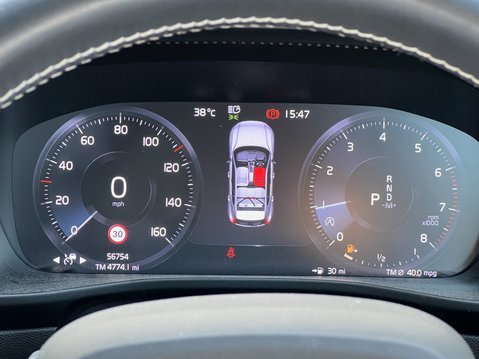 Volvo XC40 1.5 T3 R-Design SUV 5dr Petrol Auto Euro 6 (s/s) (163 ps) 27