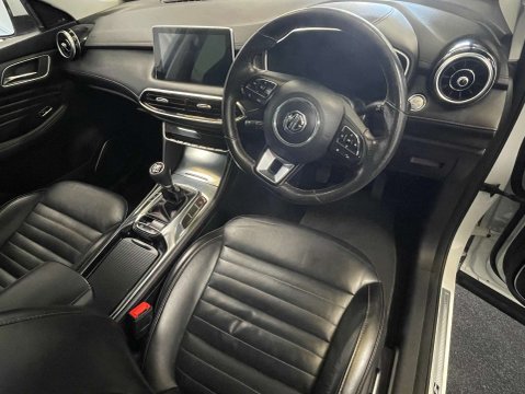 MG HS 1.5 MG HS Exclusive 5dr 14