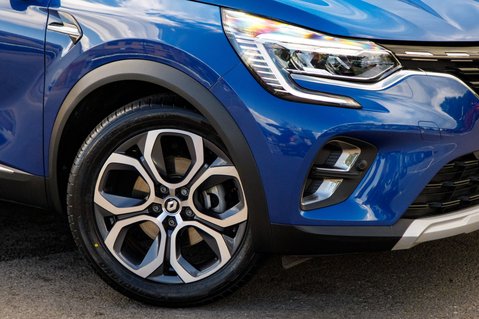 Renault Captur TECHNO E-TECH 11