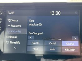 Toyota Yaris 1.5 Yaris Design HEV CVT 5dr 45