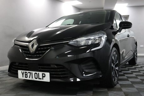 Renault Clio ICONIC TCE 28