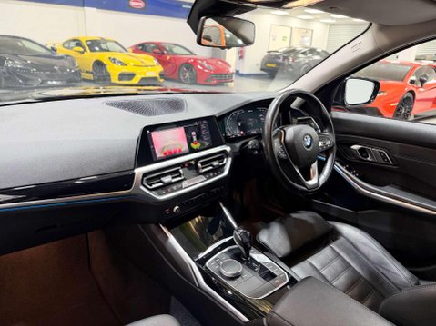 BMW 3 Series 2.0 330e 12kWh Sport Pro Saloon 4dr Petrol Plug-in Hybrid Auto Euro 6 (s/s) 28