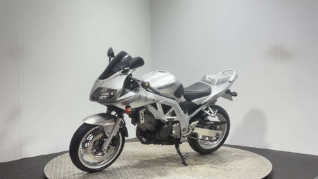 Suzuki SV650 SV650 2003 31K LONG MOT PERFECT A2 BIKE VTWIN SERVICED 650CC 6