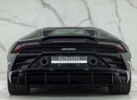 Lamborghini Huracan LP640-4 EVO 5