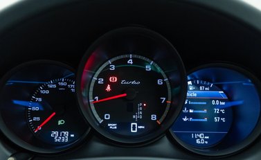 Porsche Macan TURBO 22