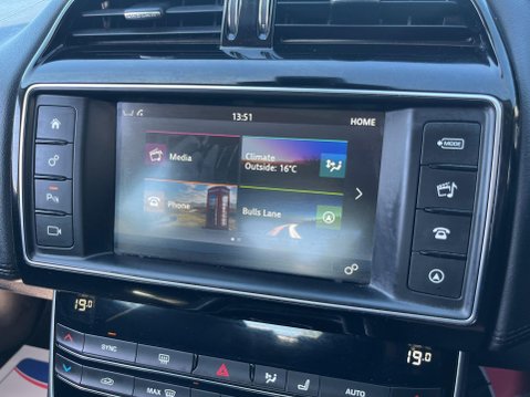 Jaguar XE 2.0i Portfolio Auto Euro 6 (s/s) 4dr 29