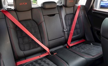 Porsche Macan GTS 12