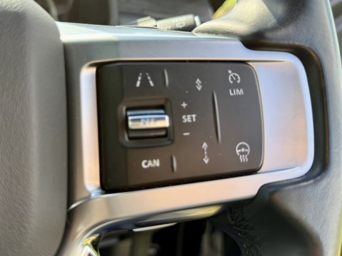 Land Rover Discovery R-DYNAMIC SE MHEV 36