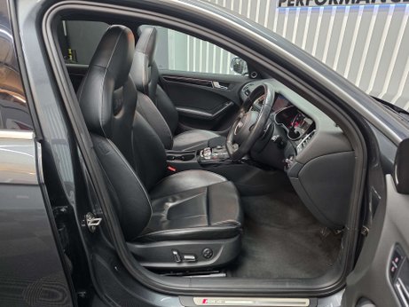 Audi RS4 4.2 FSI V8 Estate 5dr Petrol S Tronic quattro Euro 5 (450 ps) 17